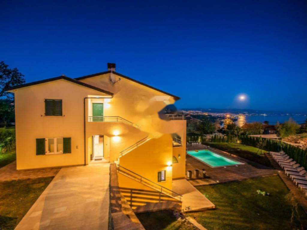 Дом в Опатии, Хорватия, 404 м² - фото 1