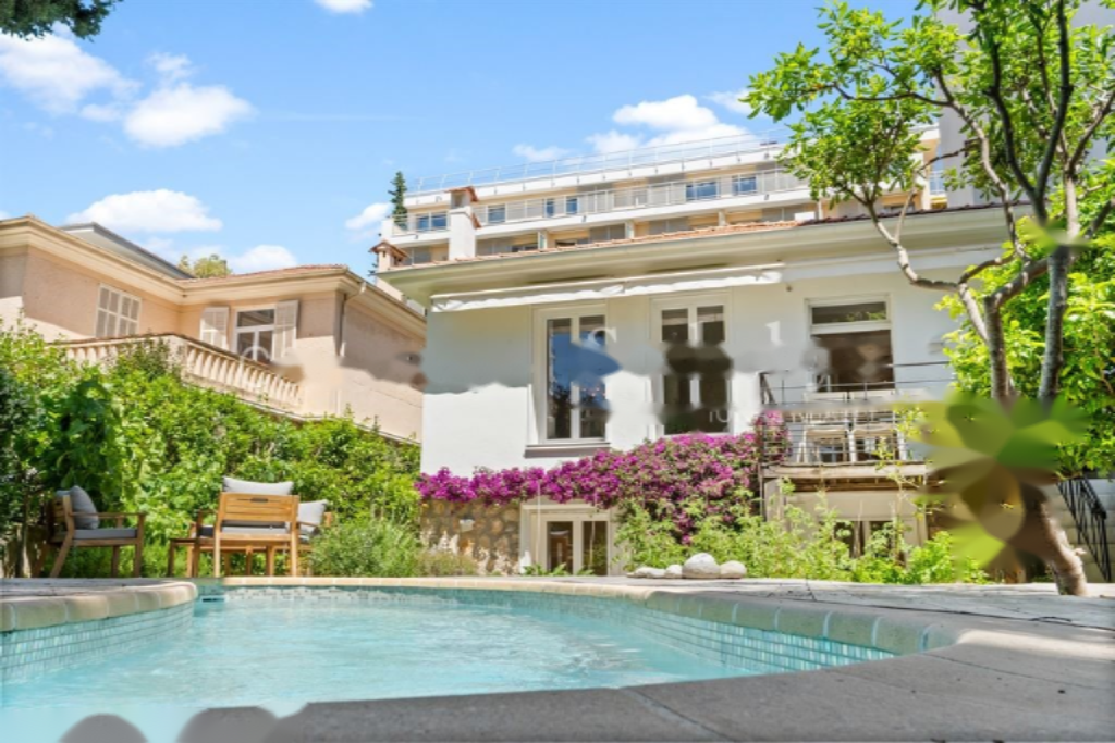 Квартира в Каннах, Франция, 130 м² - фото 1