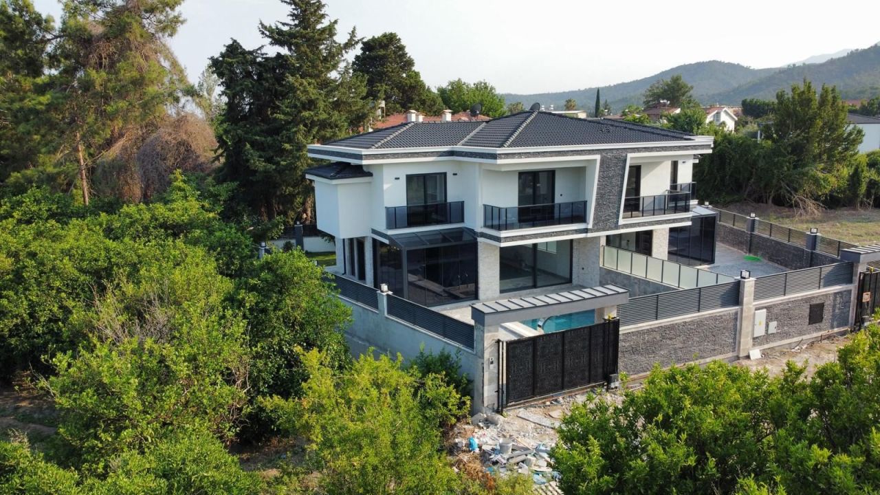 Вилла в Чамьюве, Турция, 240 м² - фото 1