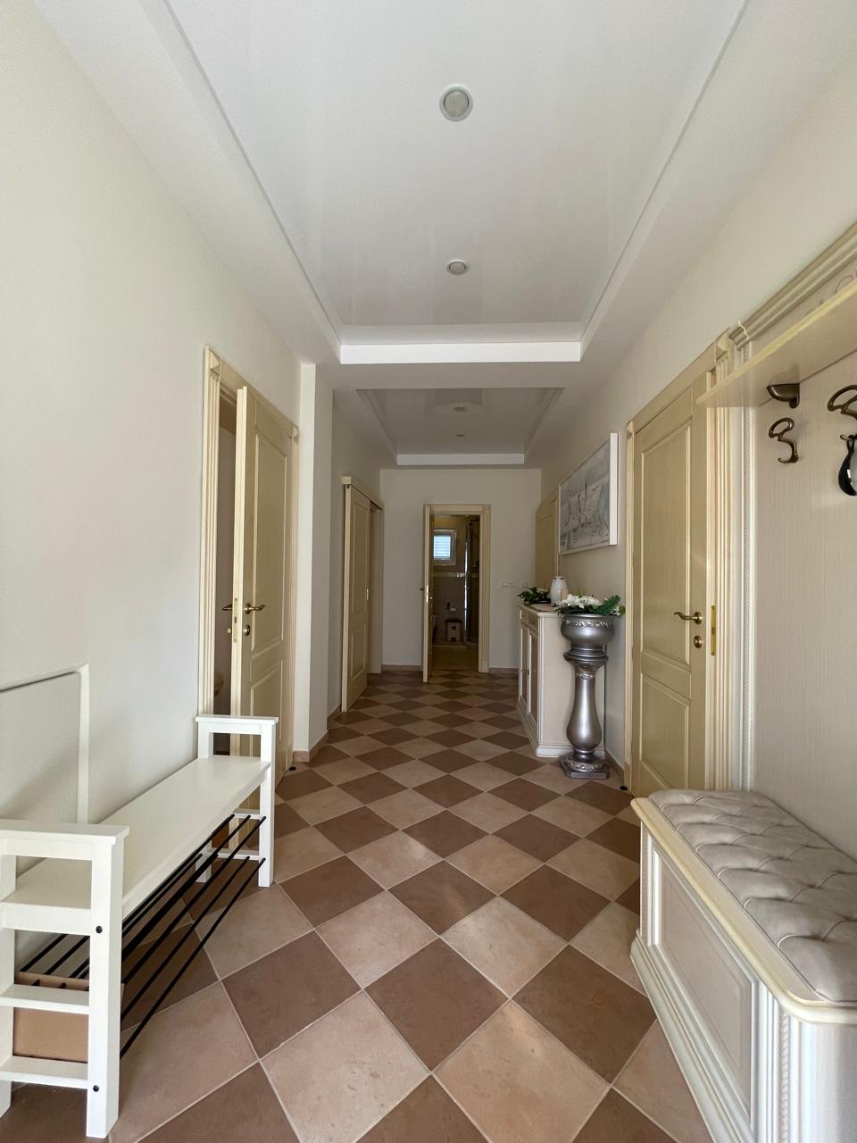 Вилла в Тивате, Черногория, 295 м² - фото 11