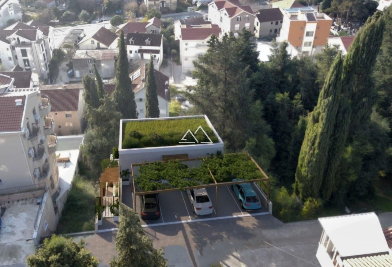 Земля в Тивате, Черногория, 542 м² - фото 1