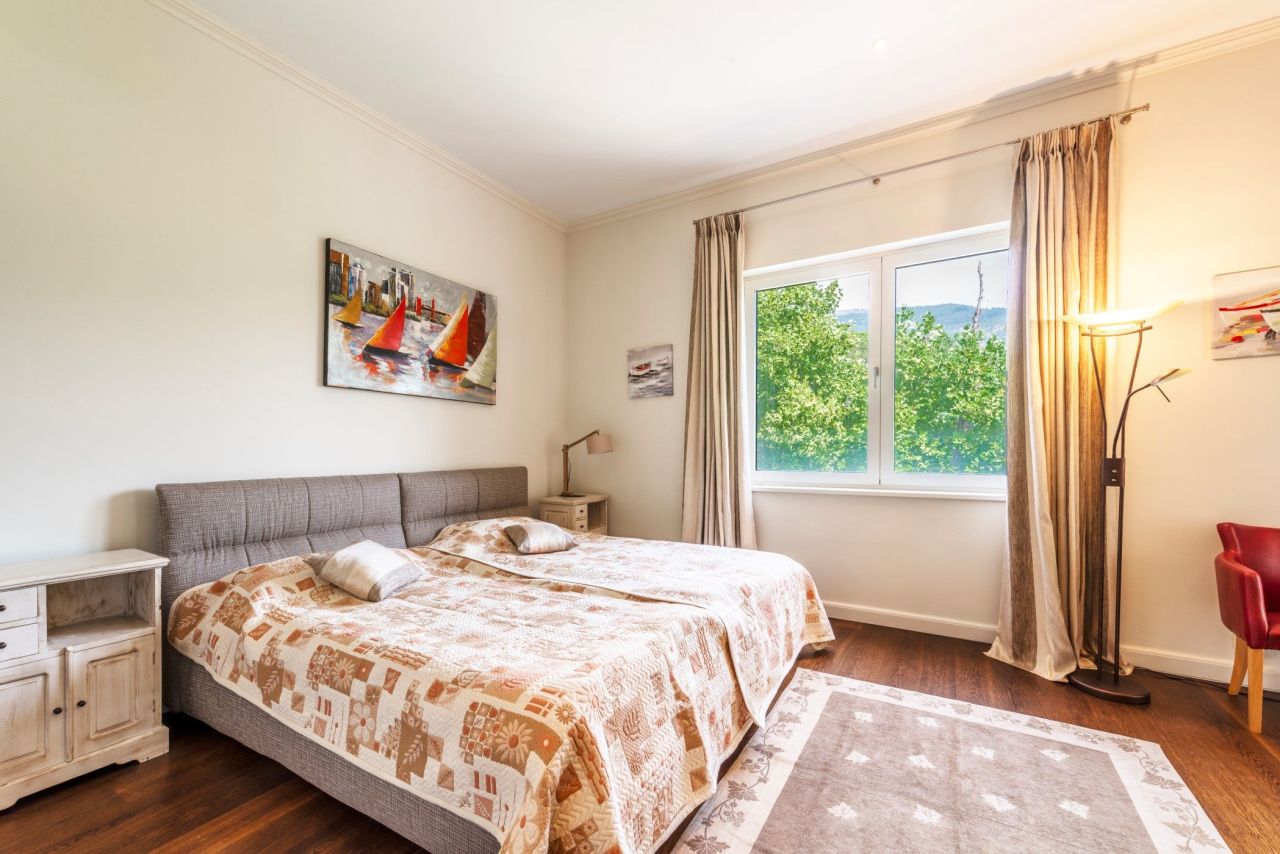 Апартаменты в Тивате, Черногория, 152 м² - фото 8