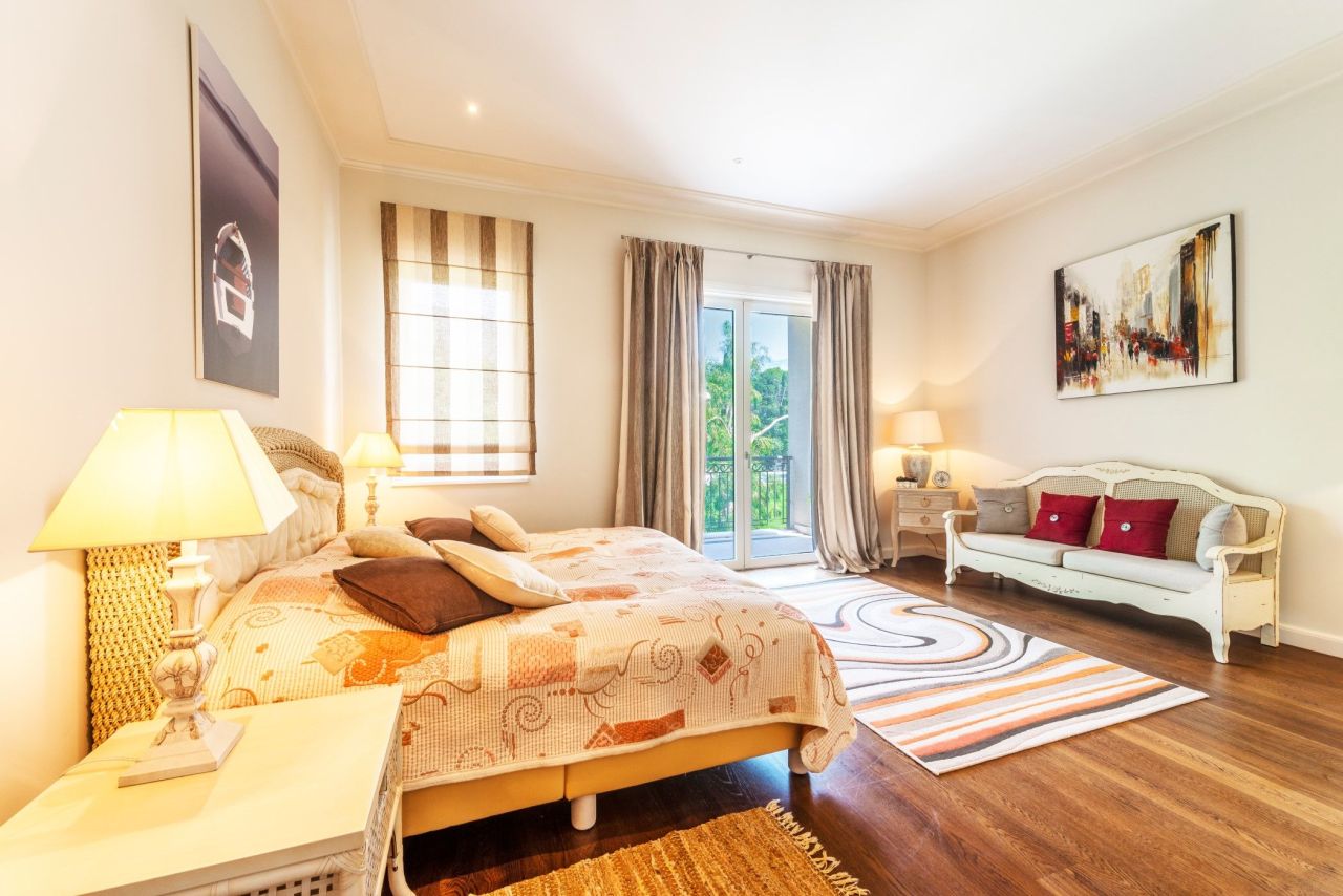 Апартаменты в Тивате, Черногория, 152 м² - фото 12