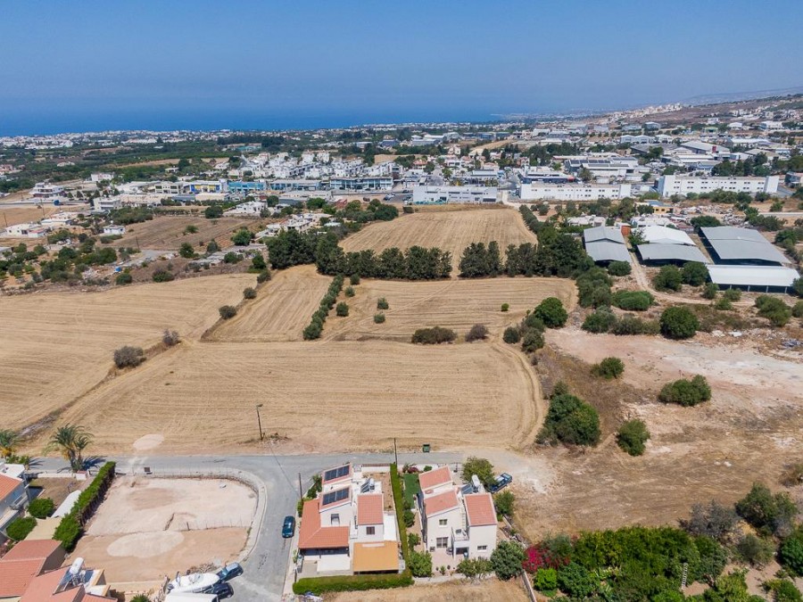 Земля в Пафосе, Кипр, 7 024 м² - фото 1