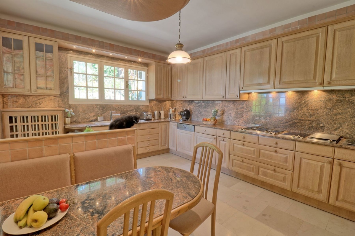 Вилла в Ницце, Франция, 400 м² - фото 2