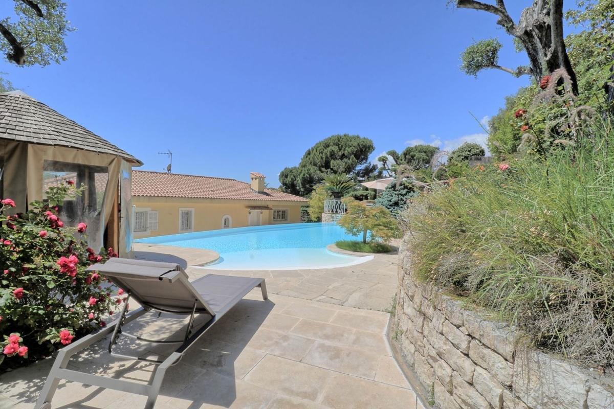 Вилла в Ницце, Франция, 400 м² - фото 5