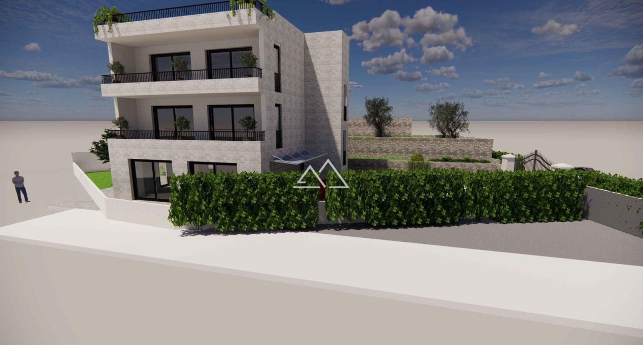 Вилла в Тивате, Черногория, 300 м² - фото 1