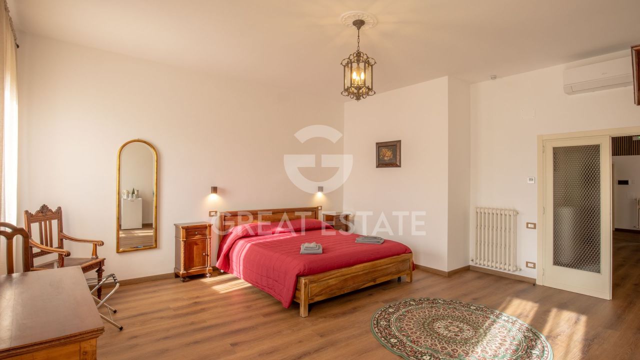 Апартаменты в Кастильоне-дель-Лаго, Италия, 155.3 м² - фото 12