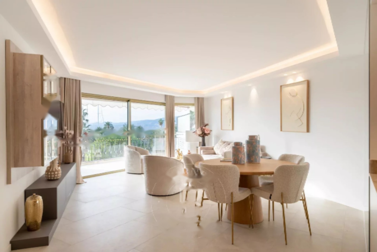 Квартира в Каннах, Франция, 95 м² - фото 1