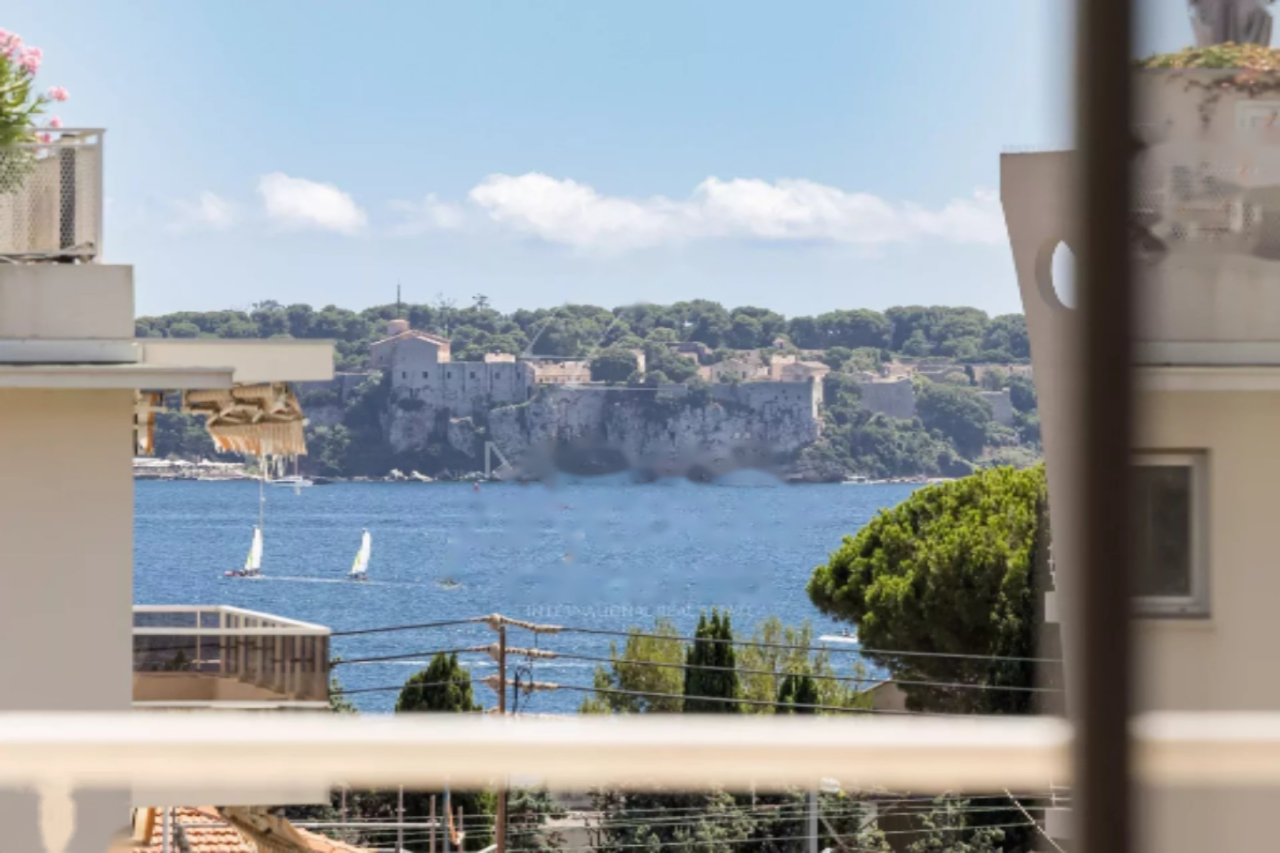 Квартира в Каннах, Франция, 96 м² - фото 1