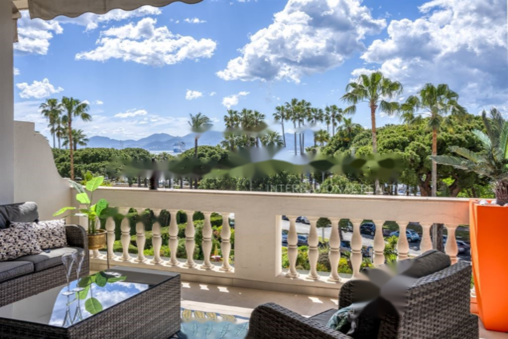 Квартира в Каннах, Франция, 110 м² - фото 1