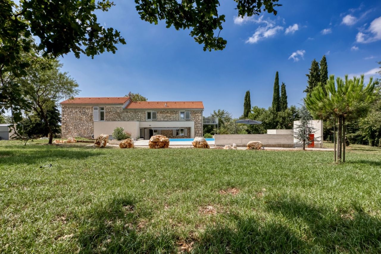 Вилла в Порече, Хорватия, 320 м² - фото 1