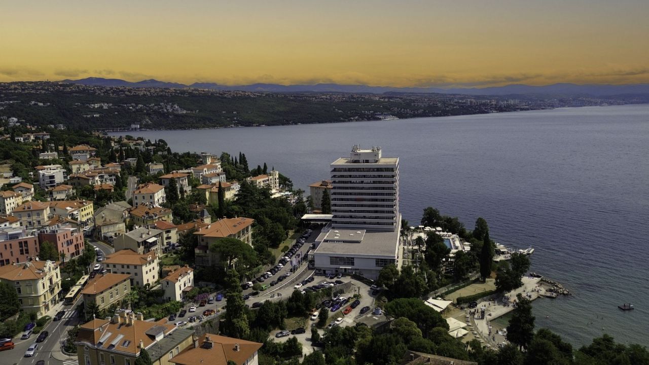 Вилла в Опатии, Хорватия, 261 м² - фото 1