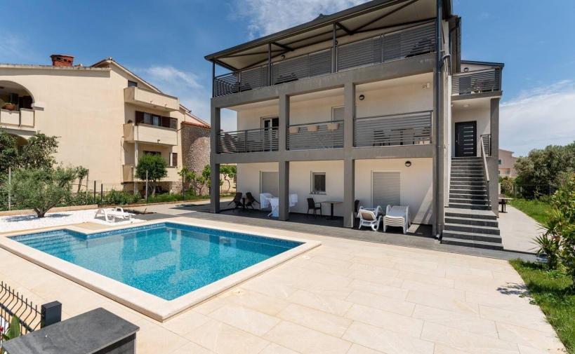 Отель, гостиница Veli vrh, Хорватия, 400 м² - фото 1