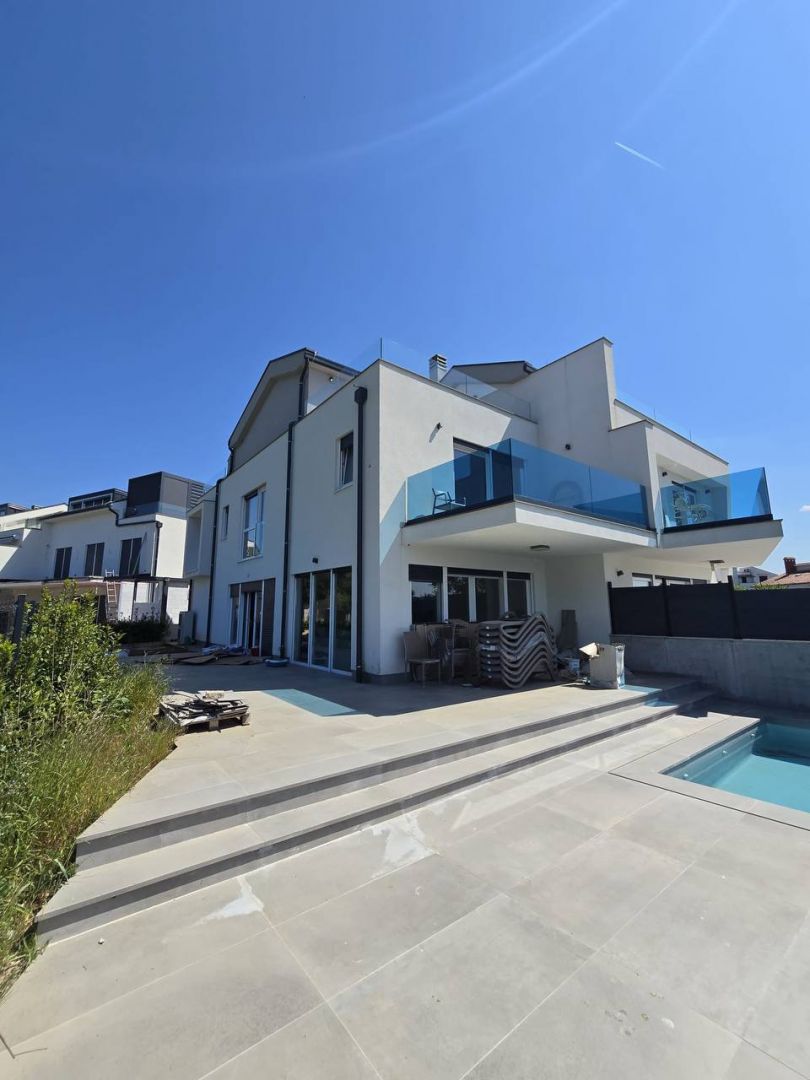 Вилла в Порече, Хорватия, 254 м² - фото 1