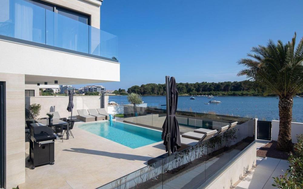 Вилла в Медулине, Хорватия, 340 м² - фото 1