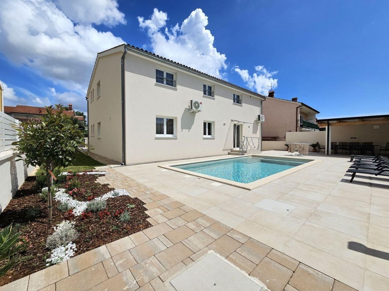 Вилла в Пуле, Хорватия, 260 м² - фото 1