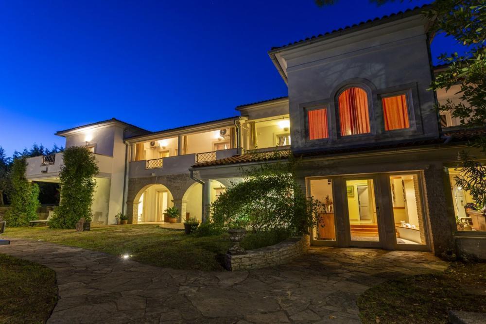 Вилла в Марчане, Хорватия, 555 м² - фото 1