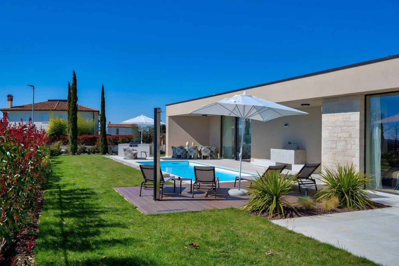 Вилла в Порече, Хорватия, 248 м² - фото 1