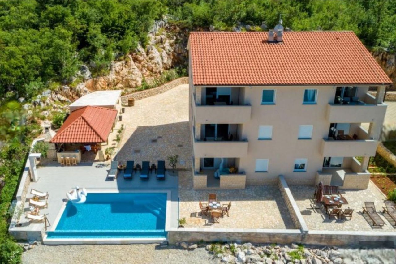 Отель, гостиница Klimno, Хорватия, 365 м² - фото 1