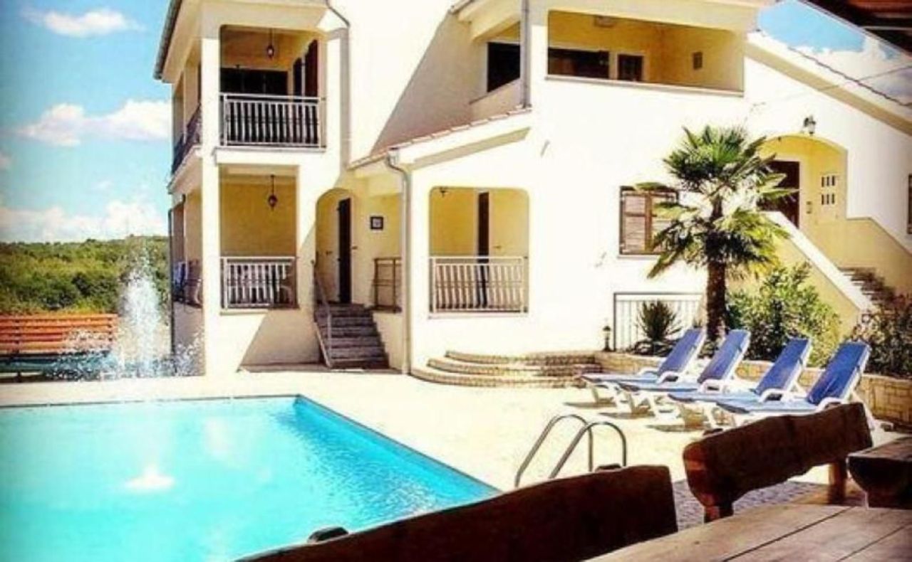 Отель, гостиница в Порече, Хорватия, 500 м² - фото 2