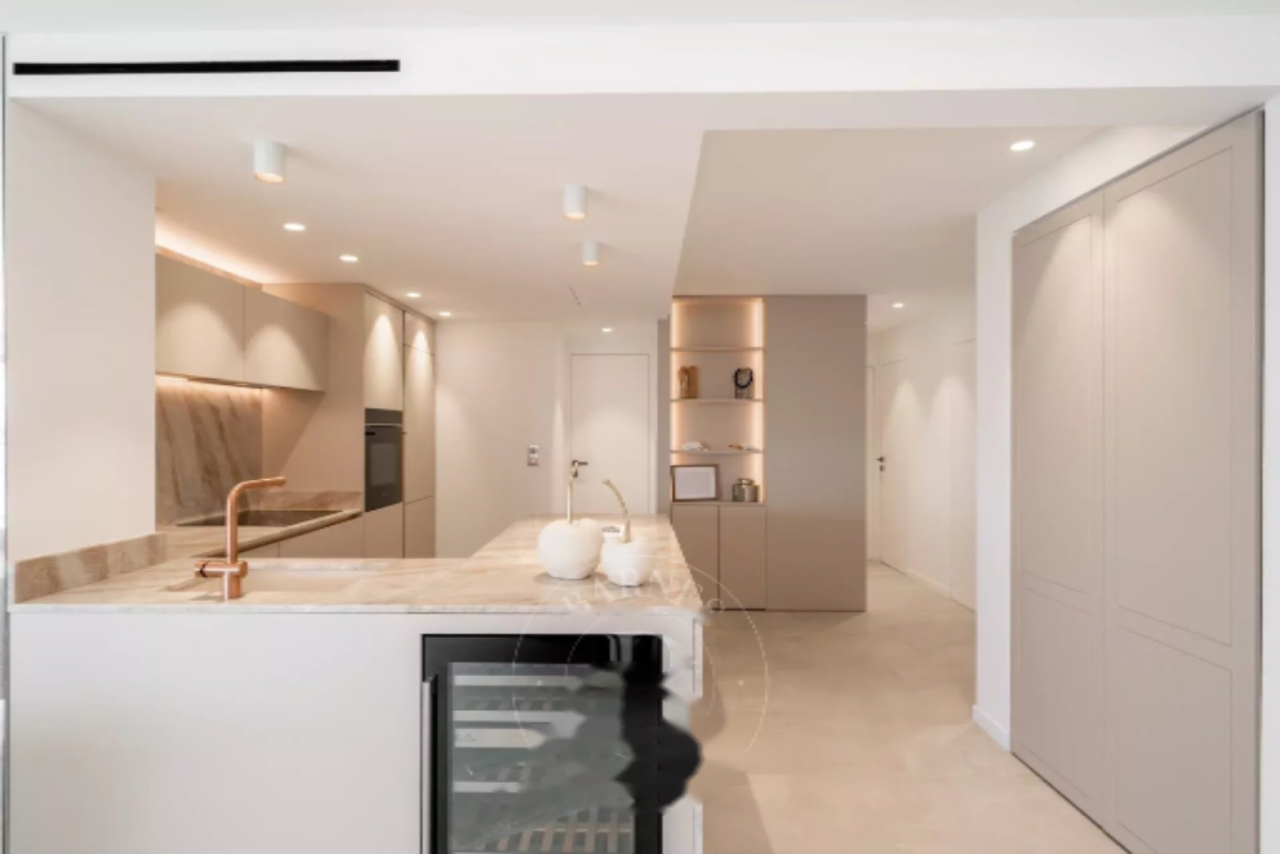 Квартира в Каннах, Франция, 95 м² - фото 18