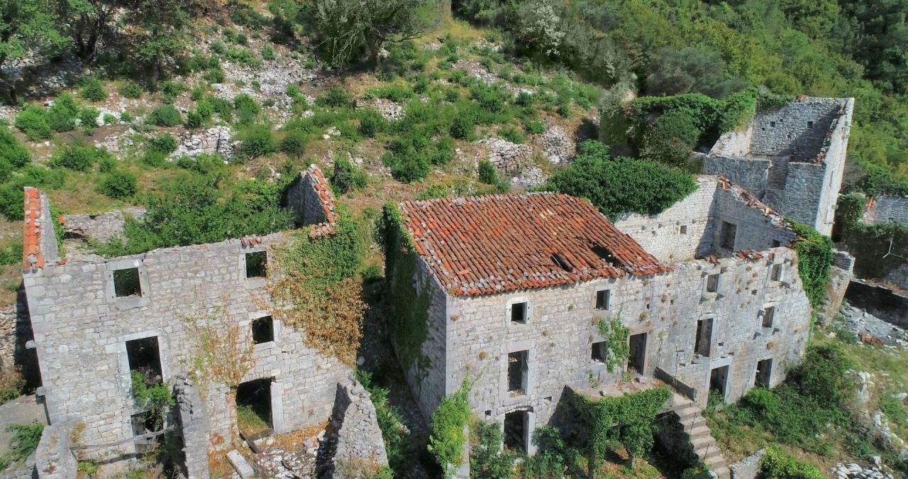 Земля в Петроваце, Черногория, 18 079 м² - фото 3