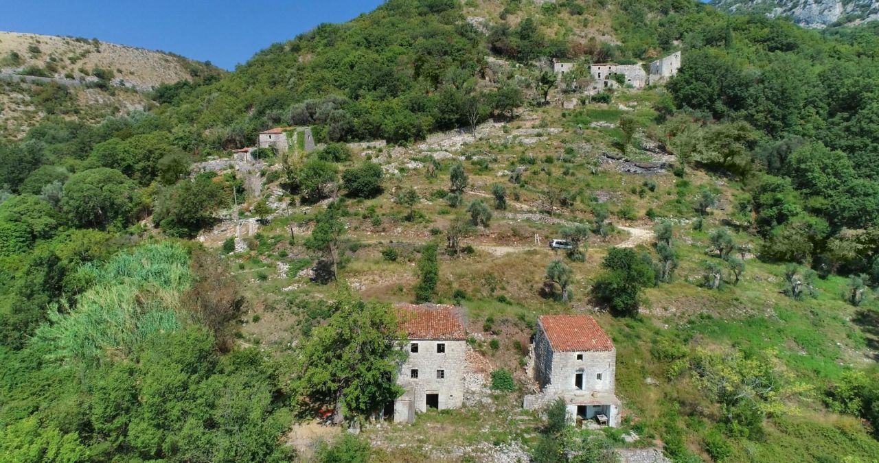 Земля в Петроваце, Черногория, 18 079 м² - фото 6