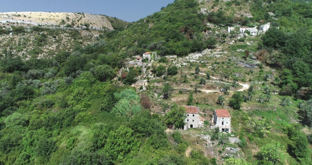 Земля в Петроваце, Черногория, 18 079 м² - фото 7