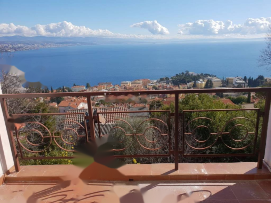 Дом в Опатии, Хорватия, 715 м² - фото 1