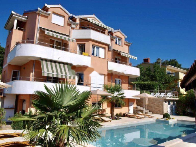 Дом в Опатии, Хорватия, 500 м² - фото 1