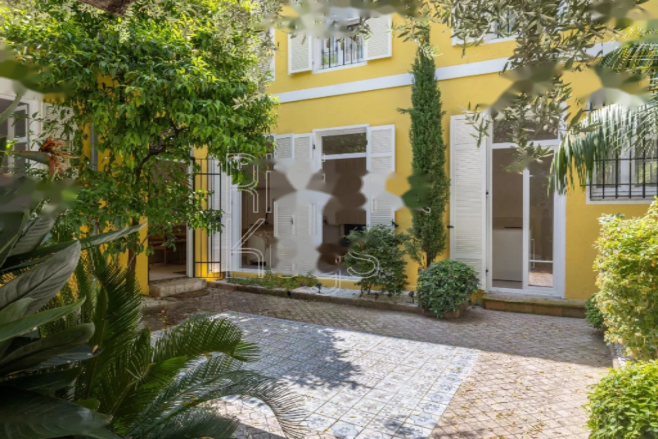 Квартира в Каннах, Франция, 131 м² - фото 1