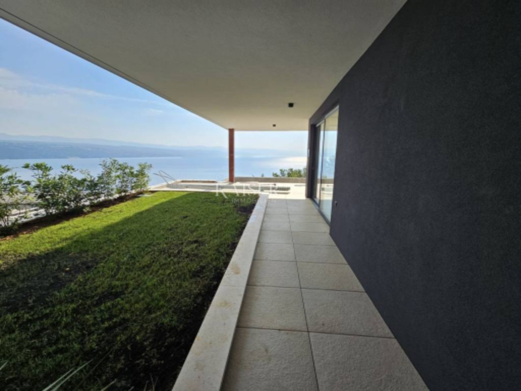 Квартира в Опатии, Хорватия, 251 м² - фото 1