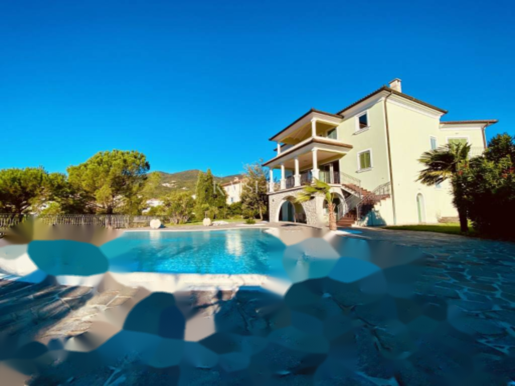 Дом в Опатии, Хорватия, 530 м² - фото 1