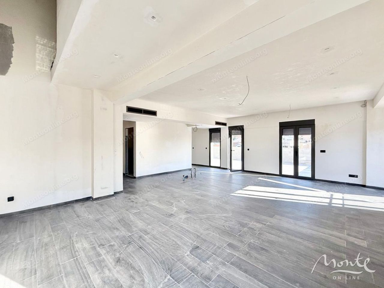 Апартаменты в Тивате, Черногория, 236 м² - фото 3