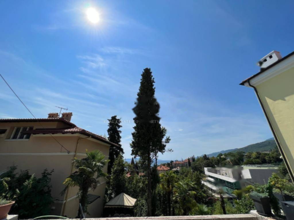 Дом в Опатии, Хорватия, 320 м² - фото 1