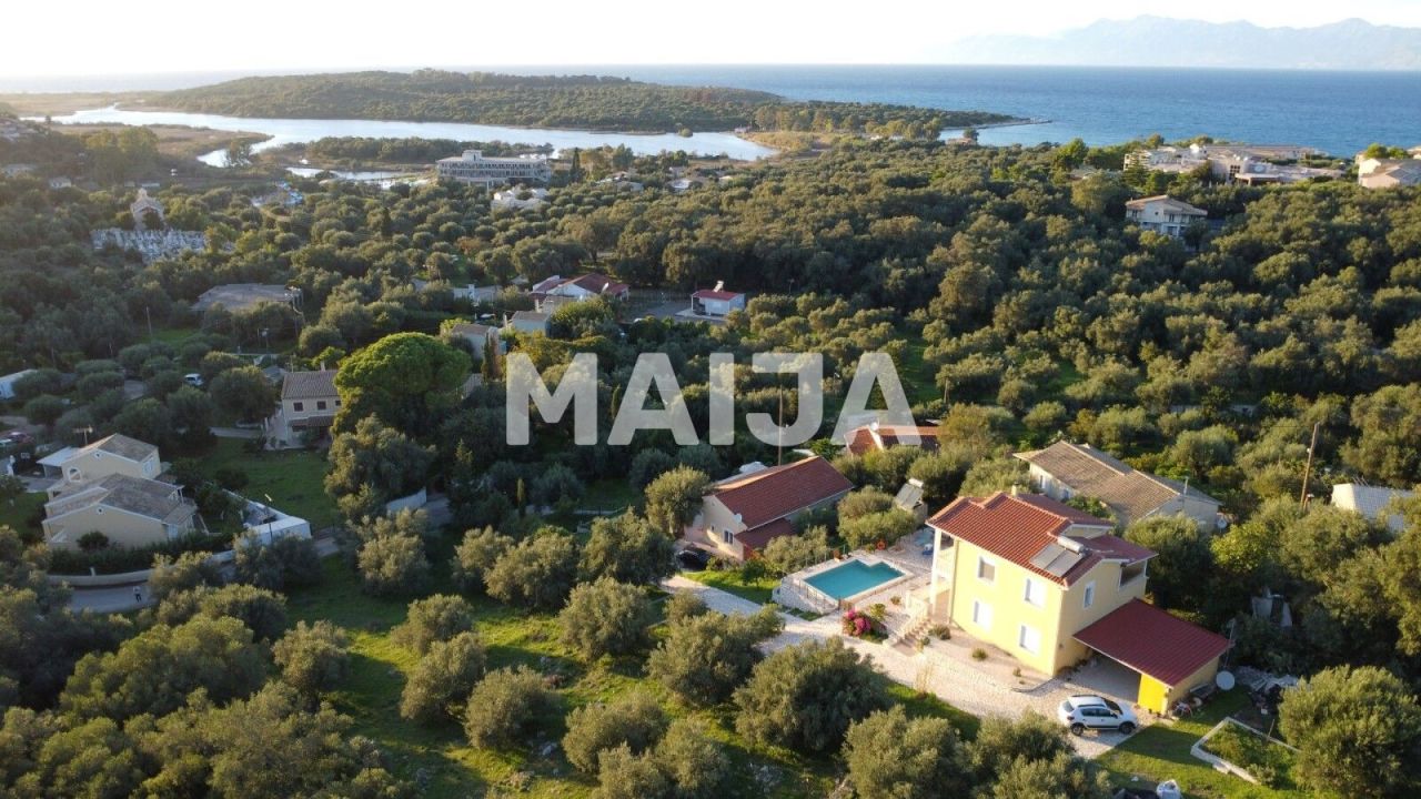 Земля на Корфу, Греция, 2 469 м² - фото 2