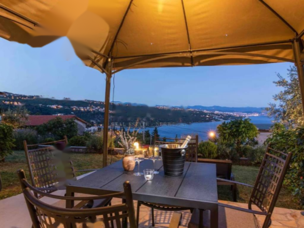 Квартира в Опатии, Хорватия, 140 м² - фото 1