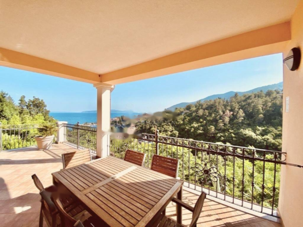 Квартира в Опатии, Хорватия, 183 м² - фото 1