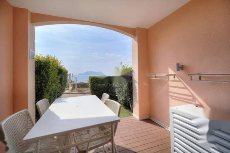 Квартира в Каннах, Франция, 28 м² - фото 1