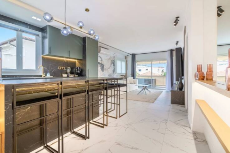 Квартира в Каннах, Франция, 65 м² - фото 1