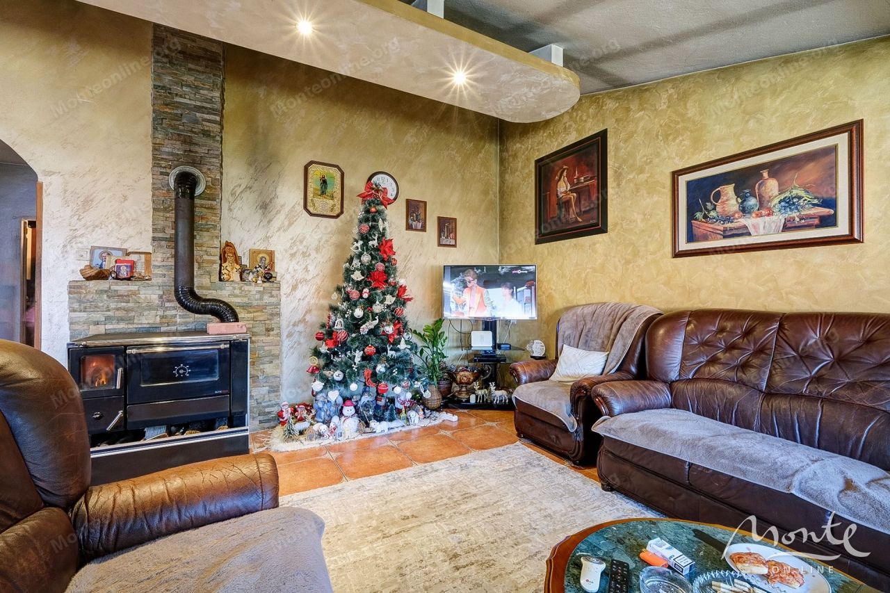 Вилла в Доброте, Черногория, 219 м² - фото 3