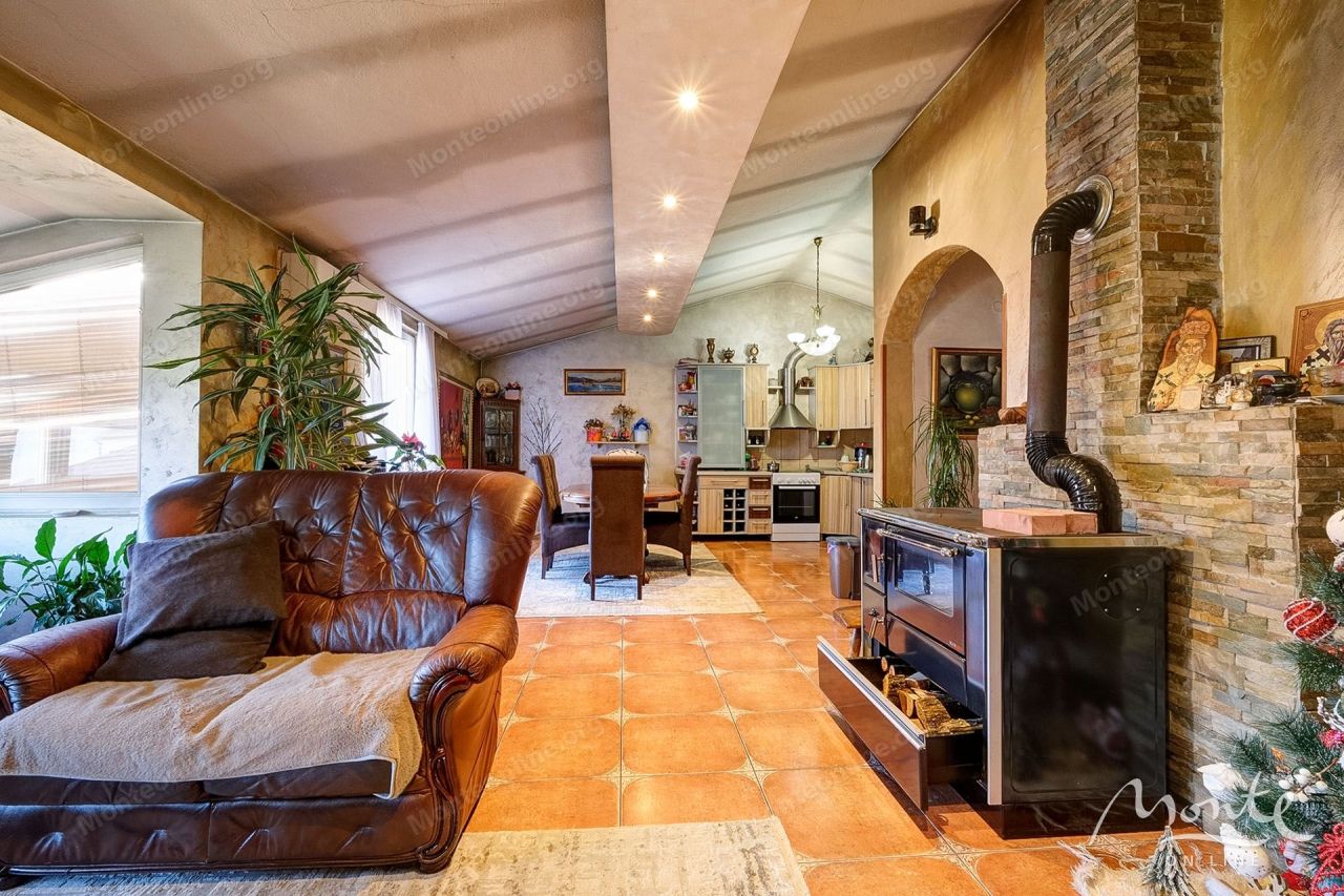 Вилла в Доброте, Черногория, 219 м² - фото 8