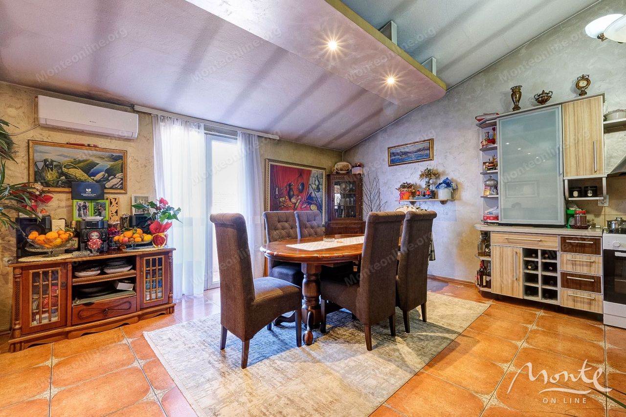 Вилла в Доброте, Черногория, 219 м² - фото 9