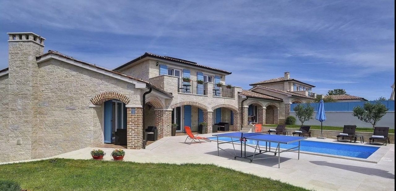 Дом в Медулине, Хорватия, 400 м² - фото 1