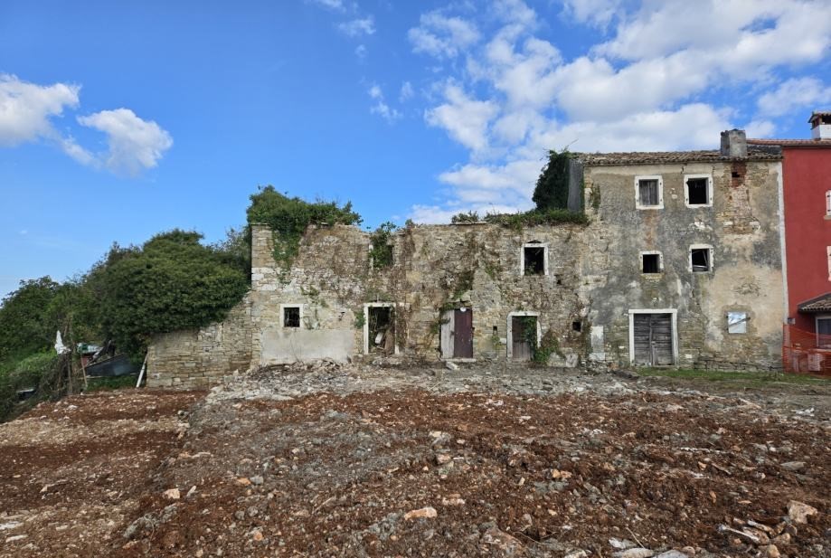 Дом в Буйе, Хорватия, 250 м² - фото 1