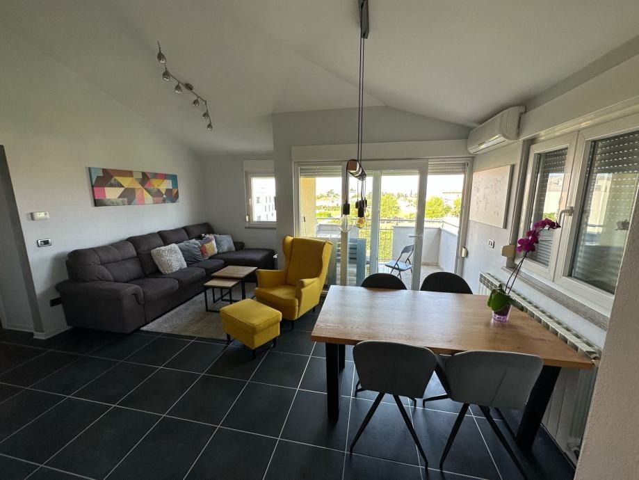 Квартира в Умаге, Хорватия, 71.5 м² - фото 1