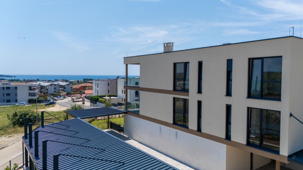 Квартира в Новиграде, Хорватия, 101.1 м² - фото 1