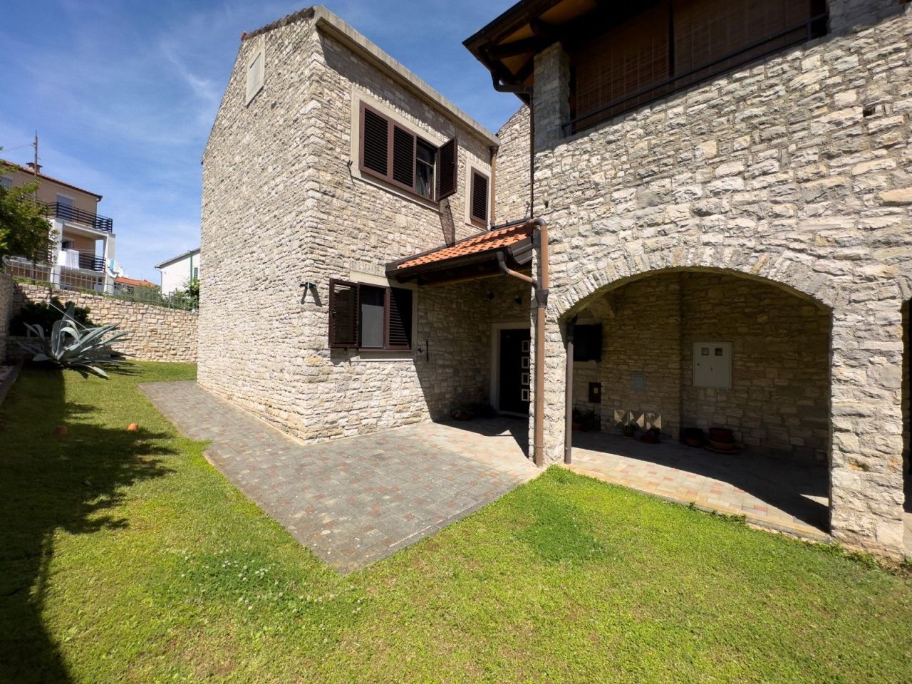 Дом в Пуле, Хорватия, 200 м² - фото 1