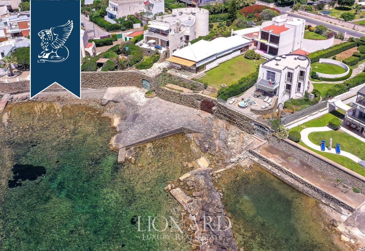 Вилла в Санта-Маринелле, Италия, 350 м² - фото 1